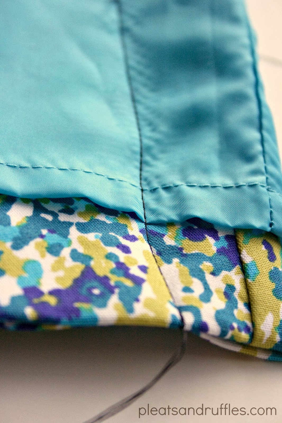 How To Take in a skirt the EASY way Sewing alterations, Altering