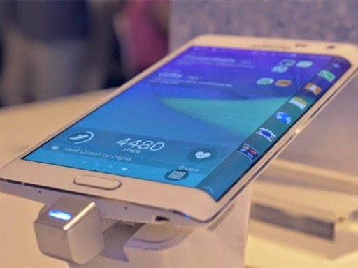 Fitur dan Harga Samsung Galaxy S6 Edge Fitur dan Harga Samsung Galaxy S6 Edge