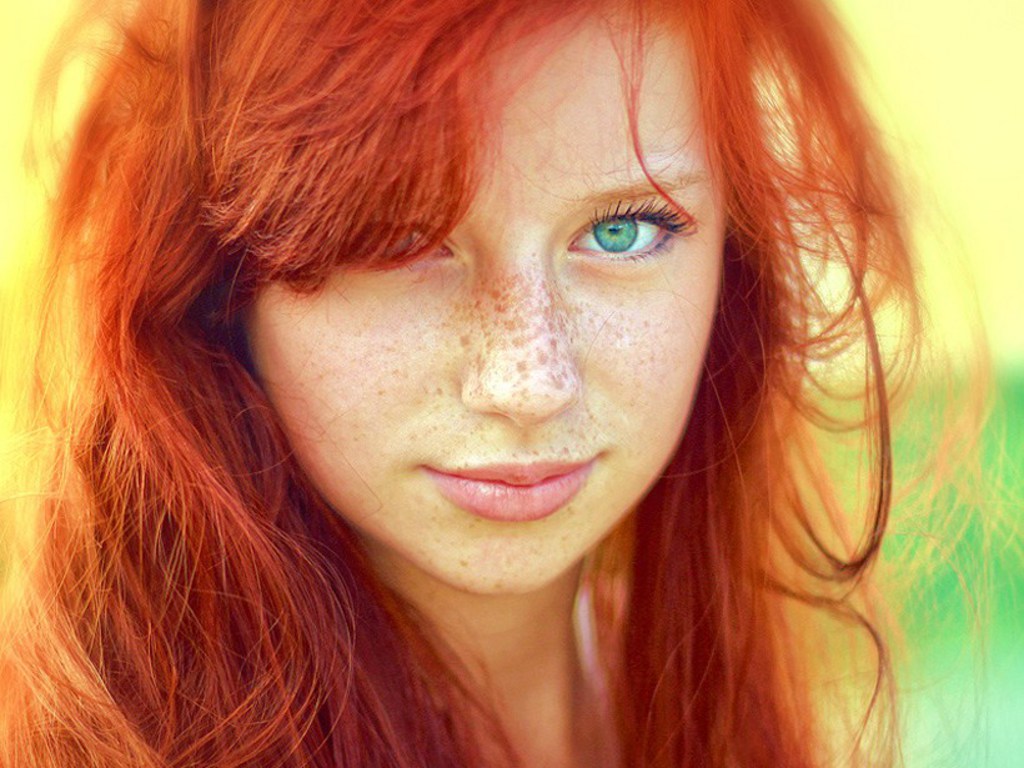 http://4.bp.blogspot.com/-aJjZg61Eye0/TuEy8aXxYgI/AAAAAAAAAwE/9IMHMY3sRh4/s1600/Freckles_Wallpaper__yvt2.jpg