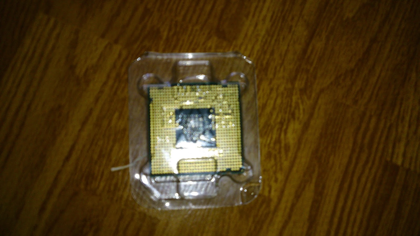 Bán CPU Intel E5300 giá 200k - 1