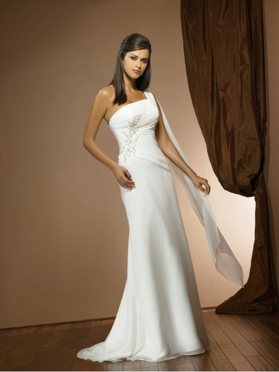 Mariage et collections Les robes de mariée fourreaux