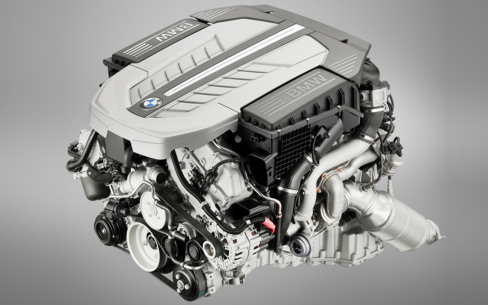 http://4.bp.blogspot.com/-aMV4bBR0Yeg/UPWB822v8uI/AAAAAAAAAno/PxbTR6WwpaM/s1600/Engine%2BBMW%2BM3%2BWallpaper.jpg