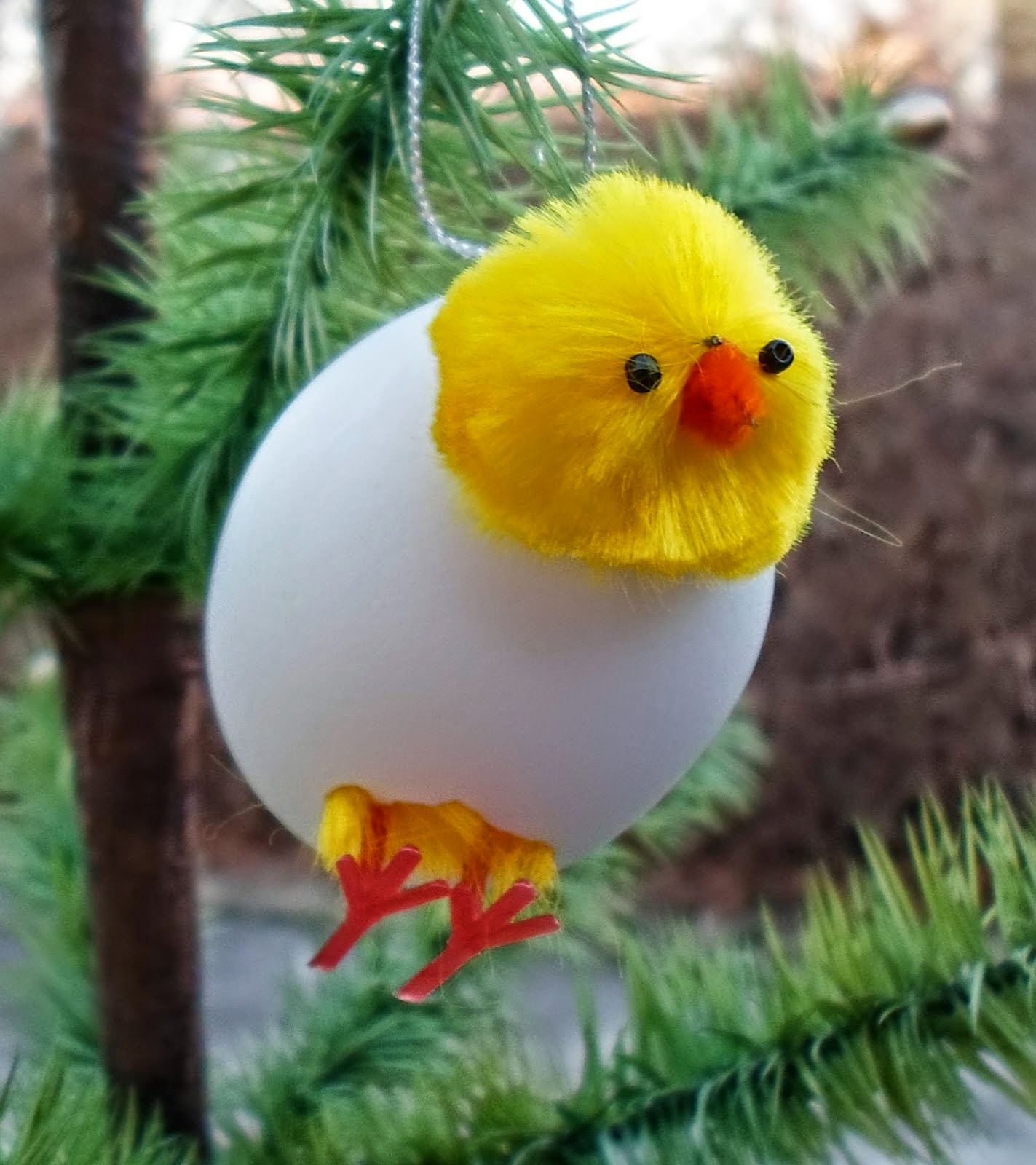 http://happierthanapiginmud.blogspot.com/2015/04/hatching-chick-ornament-or-decoration.html