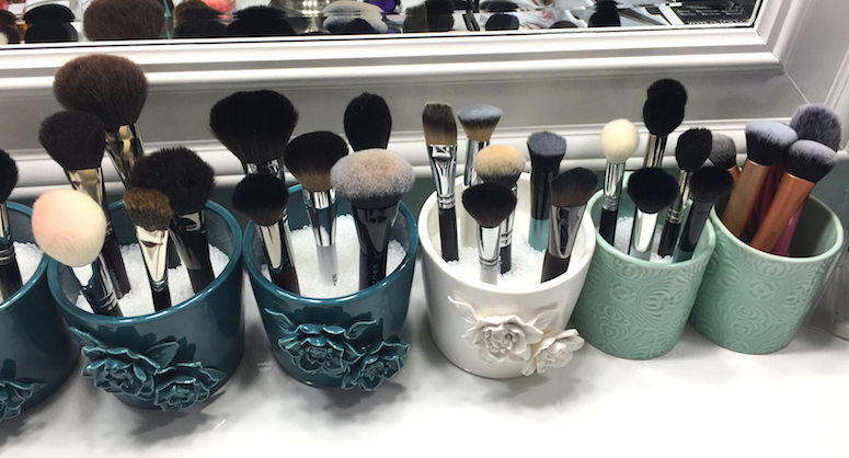 Makeup Organization: Hygiene Station and Makeup Brushes