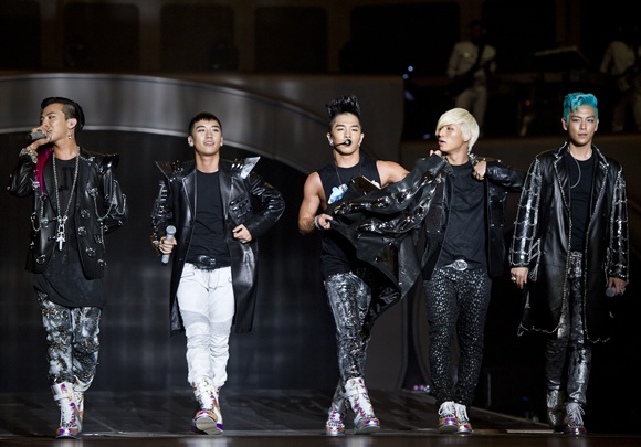 [Info] Big Bang espera registrar grandes cifras de ventas por las actividades en el extranjero.  Bigbang+alive+concert