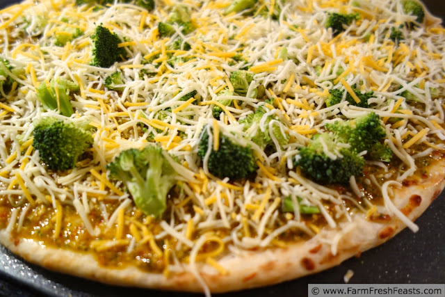 http://www.farmfreshfeasts.com/2013/02/broccoli-and-cheese-on-boboli-pizza.html