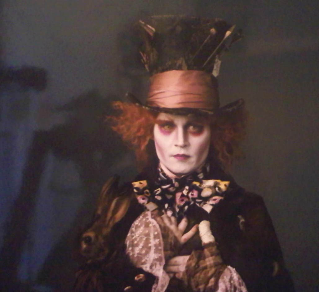 http://4.bp.blogspot.com/-aNZQP1m7wec/TmTrqp1GqfI/AAAAAAAABgY/R0aU2gFFESw/s1600/johnny-depp-mad-hatter1.jpg