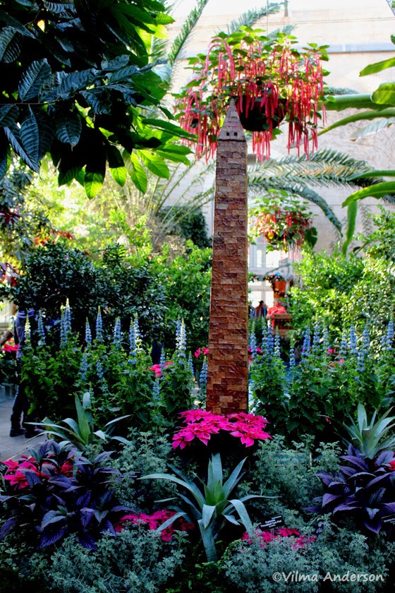 Washington Monument miniature replica at the US Botanic Garden Washington Monument miniature replica at the US Botanic Garden