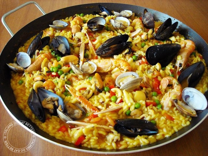 ITALIANS DO EAT BETTER PAELLA DE MARISCOS
