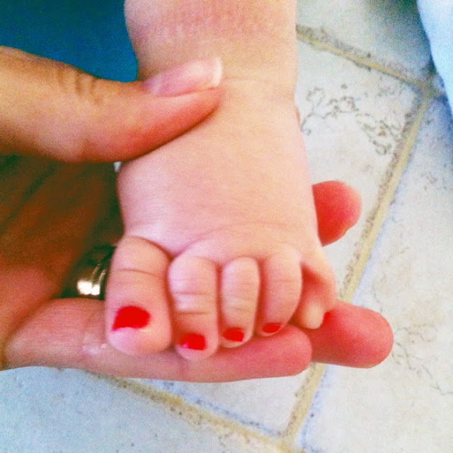 WORDSthatSING how to paint toenails