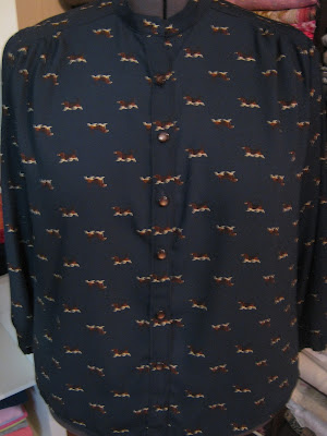 Maggie London Dog Fabric Simplicity 1279 Blouse Shirt www.sewplus.blogspot.com