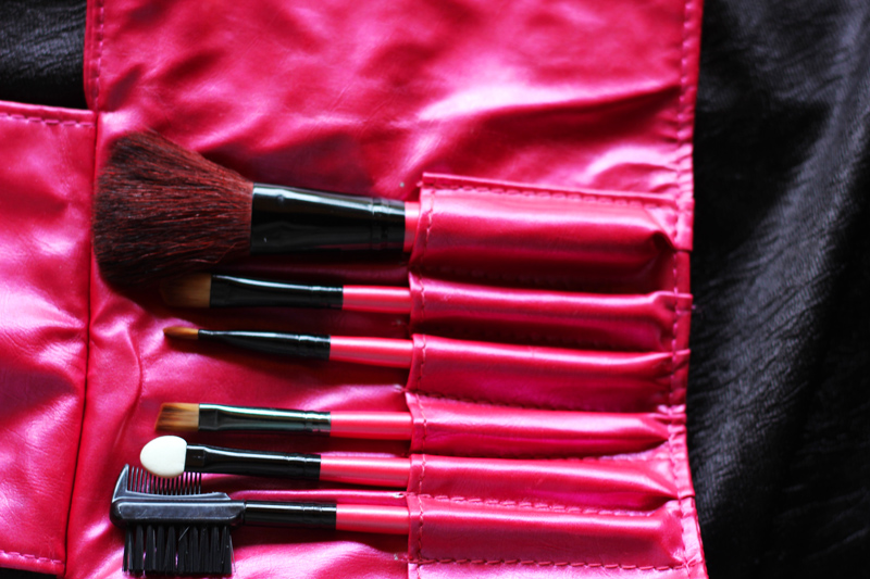 Make it up Cute makeup bags & makeup brush sets.