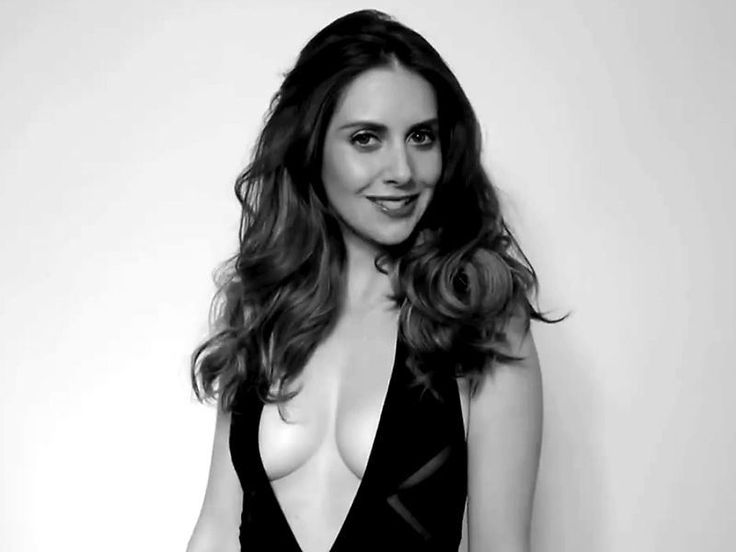 Alison Brie Black and White Images.