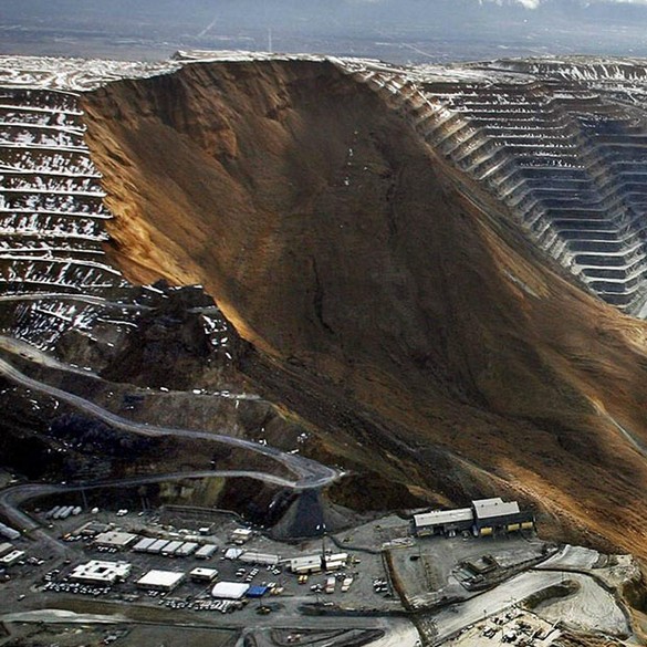 The Amazing Stuff Photograph of the Largest Landslide Ever Recorded in the United States