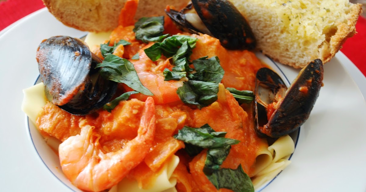 Gourmet Rooster: Creamy Cioppino Pasta