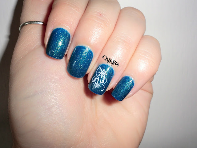 Nail art - Turquoise - foto con flash