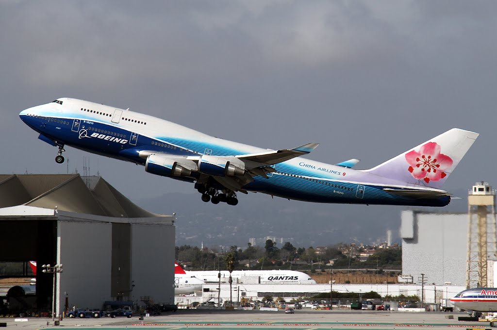 China Airlines 605