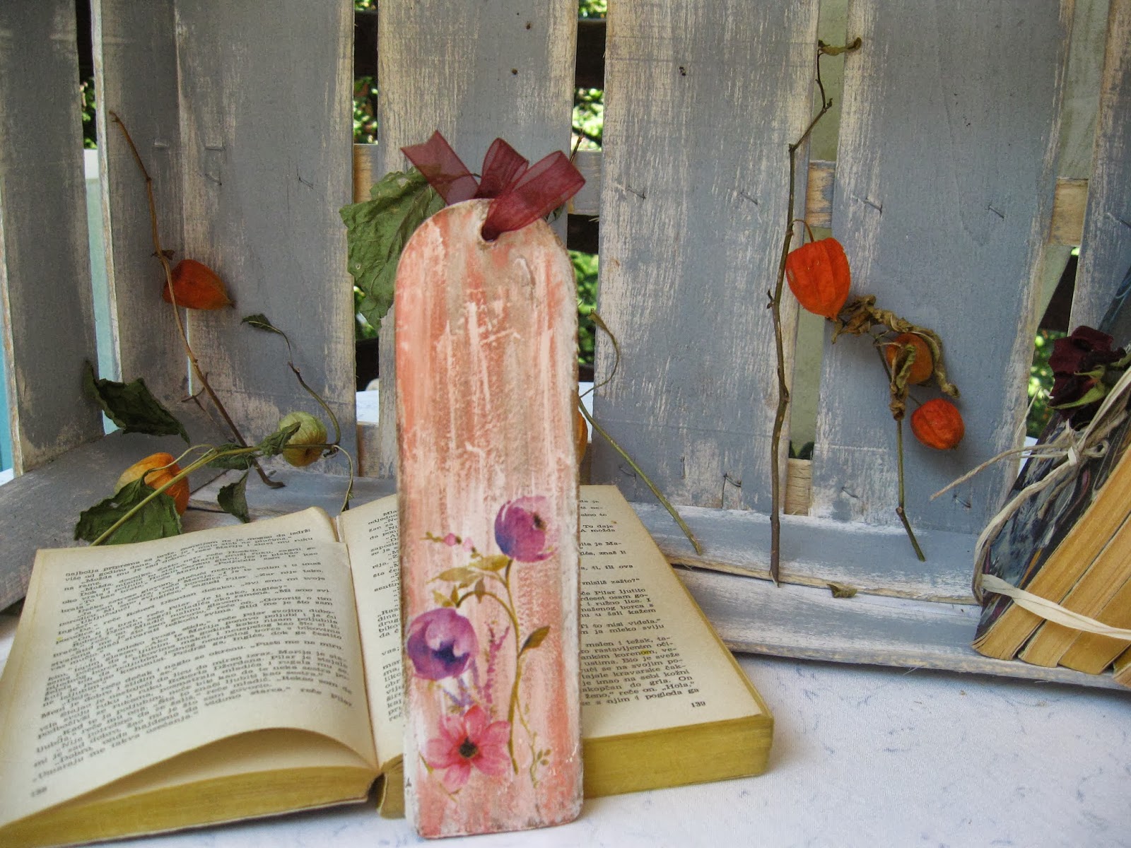 Ametist Decoupage Bookmarks