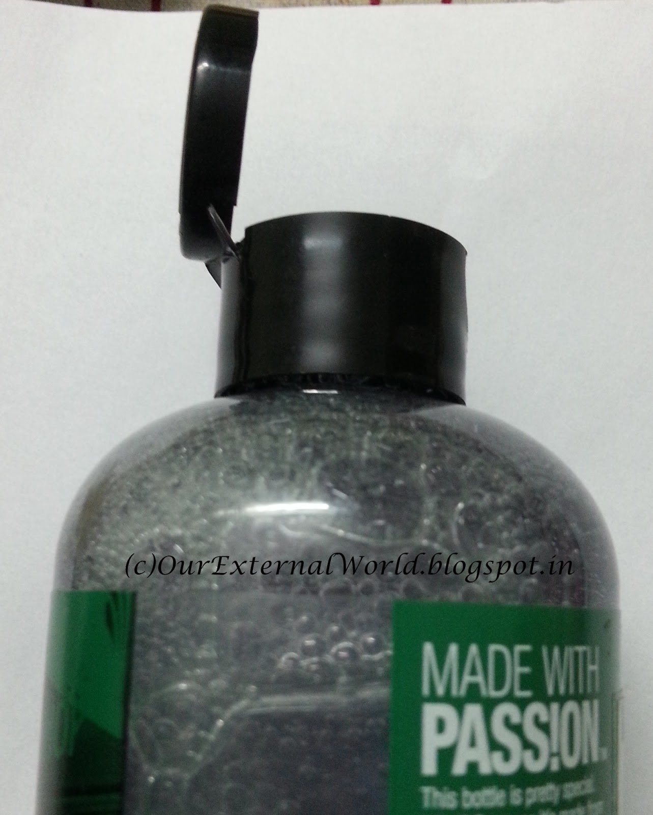 The Body Shop Dewberry Bath & Shower Gel