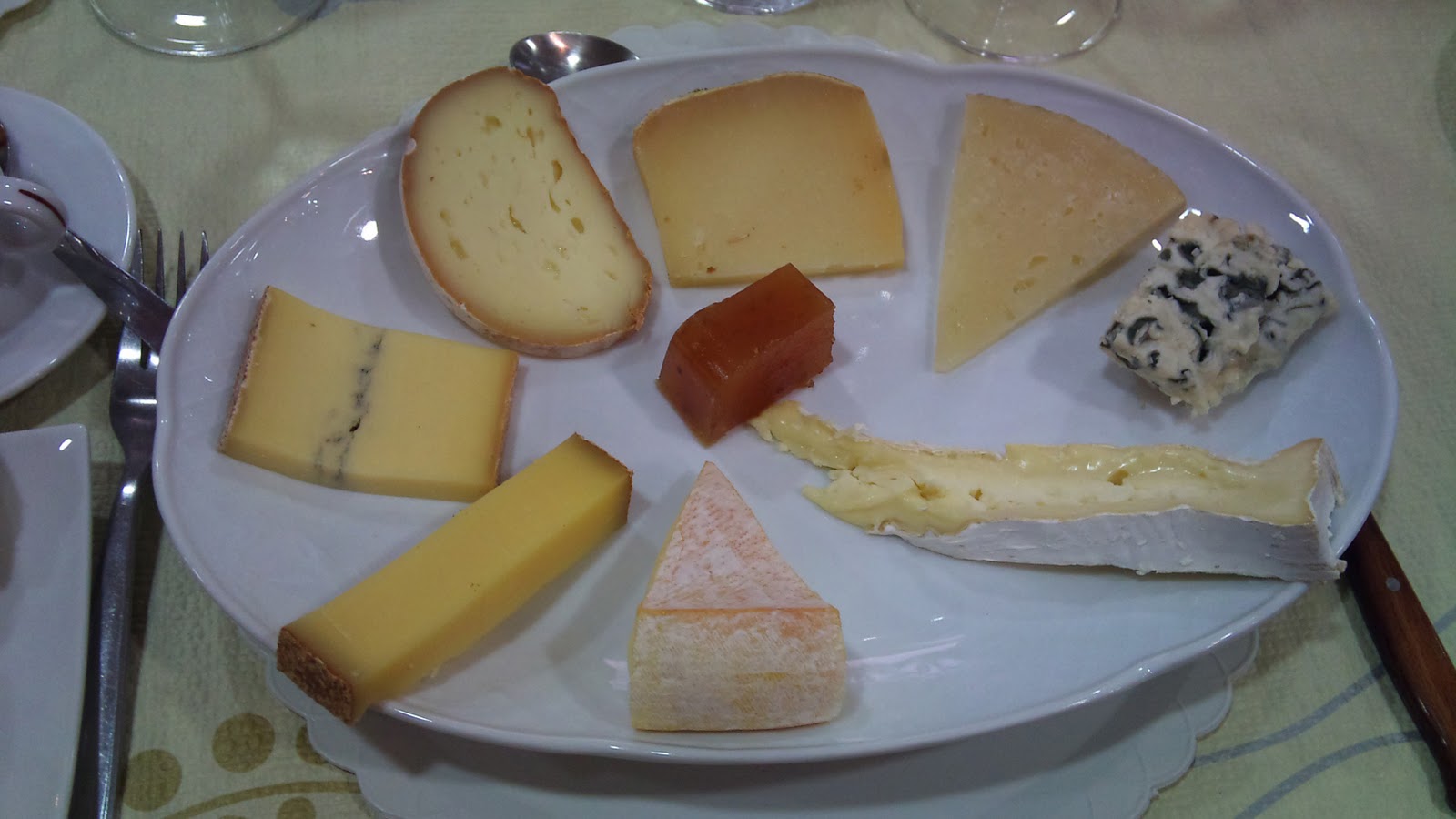 dendecaguelu Comida degustación de quesos franceses.