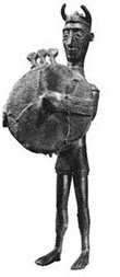 воин сардинии в рогатом шлеме