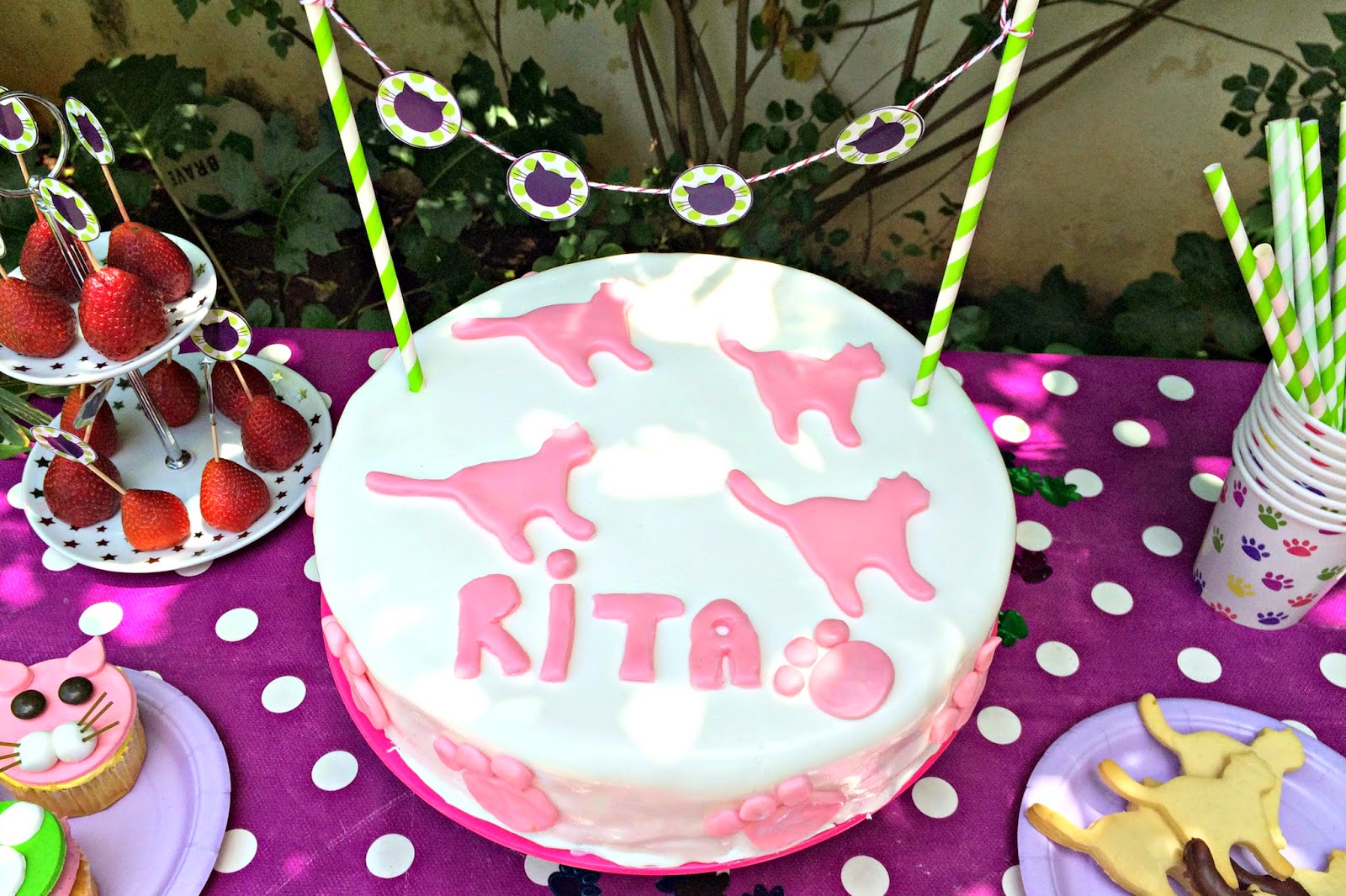 Un Blog Une Maman un blog de maman mais pas que â Un un g¢teau bon et simple et je peux dire avec fierté que celui de cette année étiat parfait Oui je me jette des fleurs C est bon pour le moral
