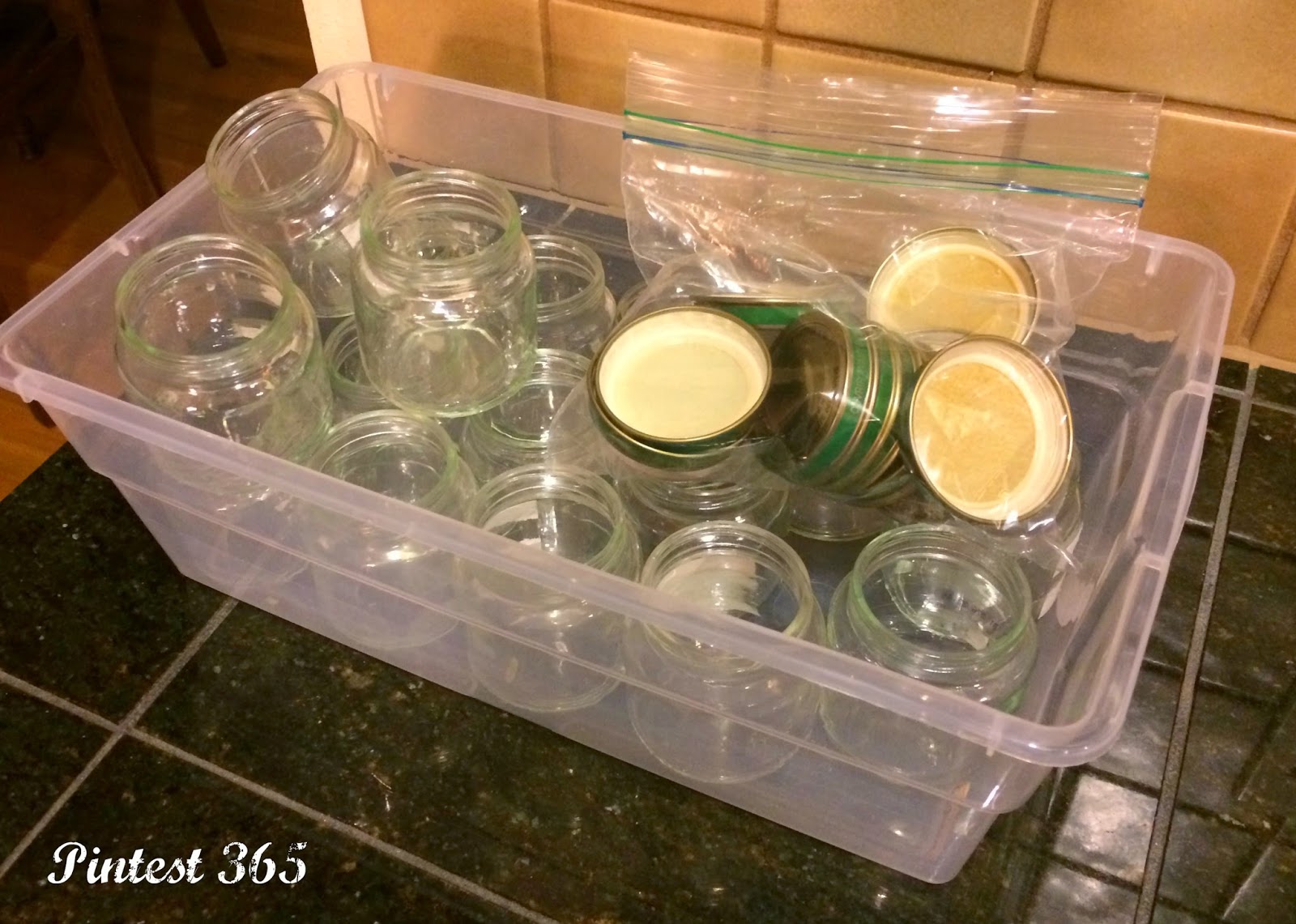 Pintest 365. Day 132 Baby Food Jars as Party Favors (fail).