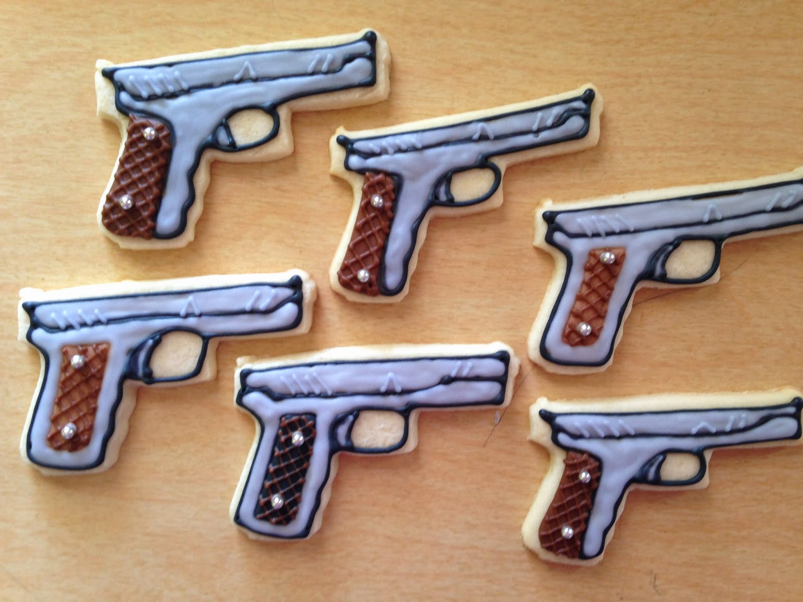 Country Cupboard Cakes Hand Gun Cookies