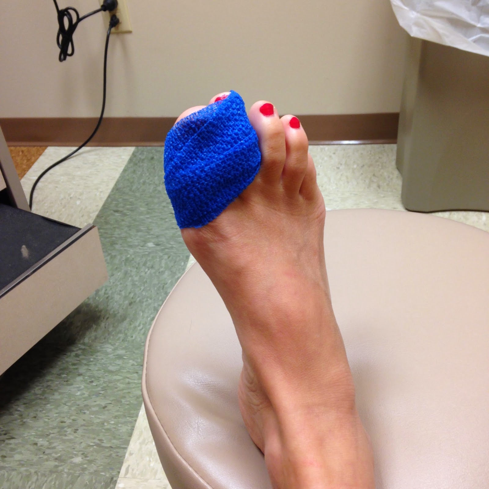 The Buente Family {Broken toes and Fireworks}