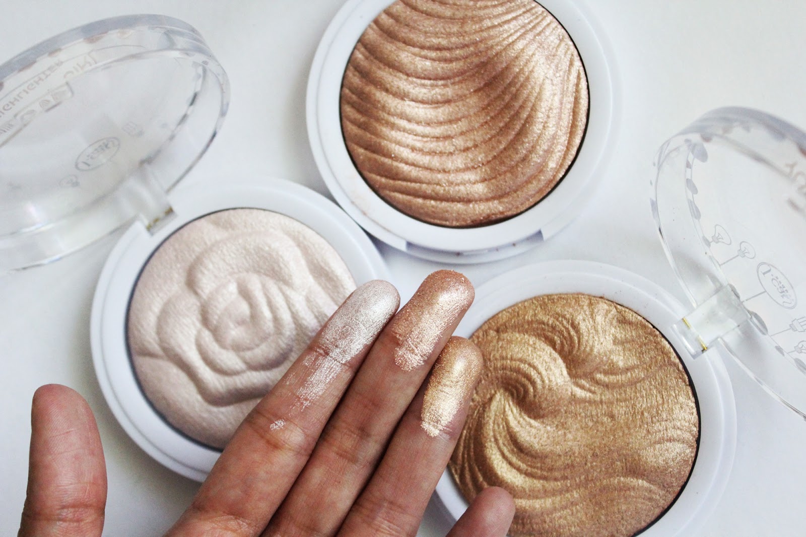 Крем-хайлайтер для тела с блестками Intt Sexy Glow, 60 мл SX0001 - INTT - Косметика - Купить