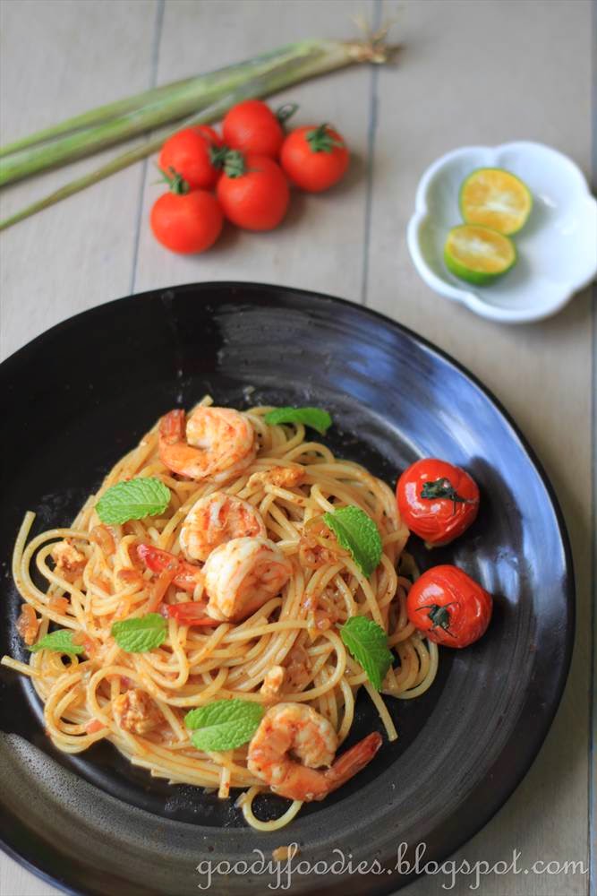 GoodyFoodies Recipe Tom Yum Pasta with King Prawns + WORLDFOODS Giveaway