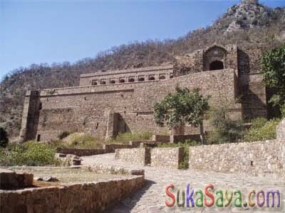 The Bhangarh Fort 5 Tempat Wisata Berhantu Yang Paling Menyeramkan Di Dunia