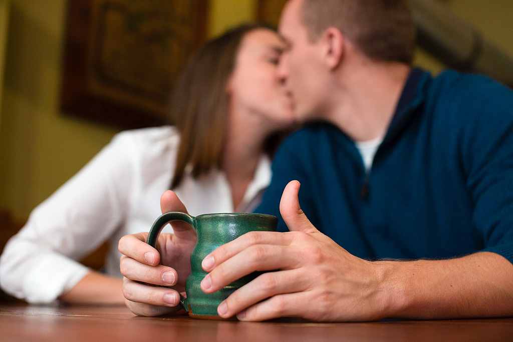 IMAGE: http://4.bp.blogspot.com/-abhN97pSkGw/UkDEhM9M-eI/AAAAAAAAAGA/AFgnIZ4EQtQ/s1600/BeanHollowEngagement.jpg