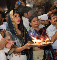 Priyanka Chopra visits Andheri Cha Raja for aarti