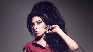 Amy Winehouse dies
