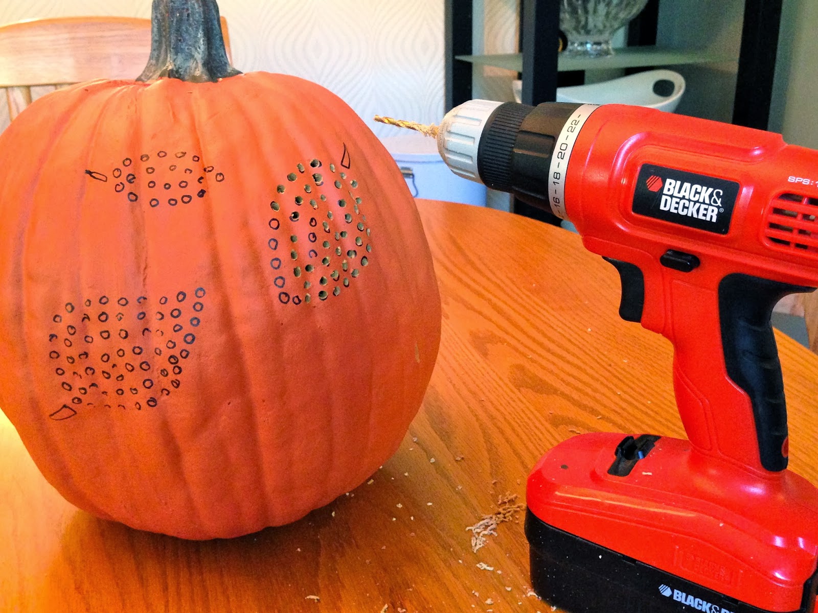 Decorella Carving Pumpkins with Power Tools