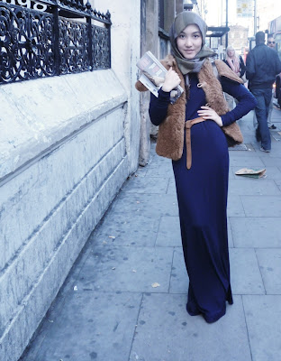 http://4.bp.blogspot.com/-acrEWwkyRCs/TnQvq0VWAuI/AAAAAAAAAG0/MxNgIrWD38A/s1600/814488_LFW_Hana_Tajima.jpg