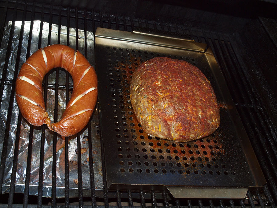 Pellet Smoker Cooking Smoked Meatloaf and garlic bologna