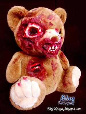 Zombie patung beruang yang mengerikan
