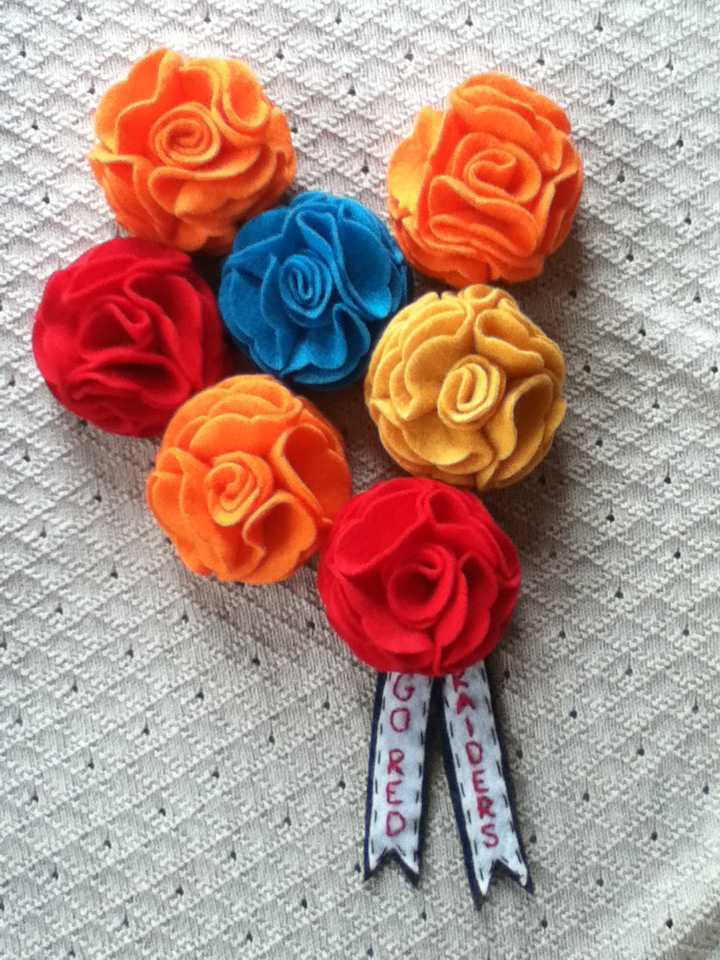 CLOSED)Auction Item #41: Fabric and Felt Flower Pin Set # 