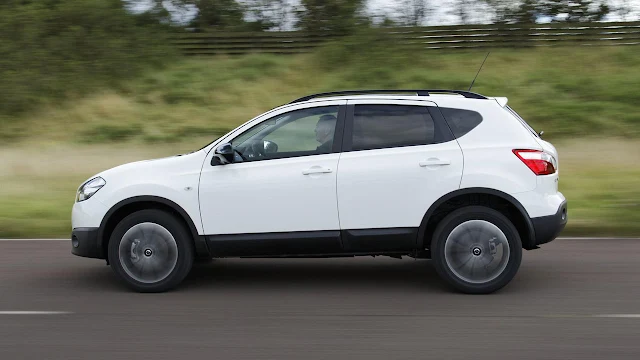 Nissan Qashqai 360 (UK) side