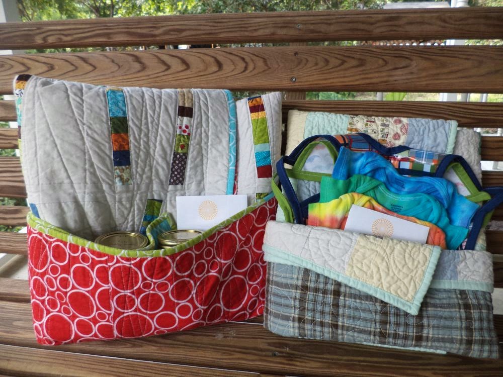 Kat & Cat Quilts Christmas Baby Quilt + How to Fold a Quilt for Gifting