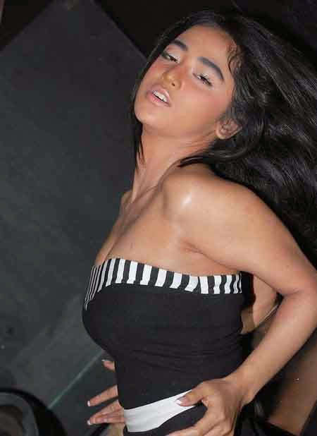 Foto Bugil Hot Dewi Perssik Menggoda Foto Bugil Hot Dewi Perssik Menggoda