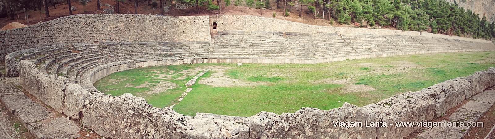 Delfos, Grécia e o impressionante sítio arqueológico Delfos, Grécia e o impressionante sítio arqueológico