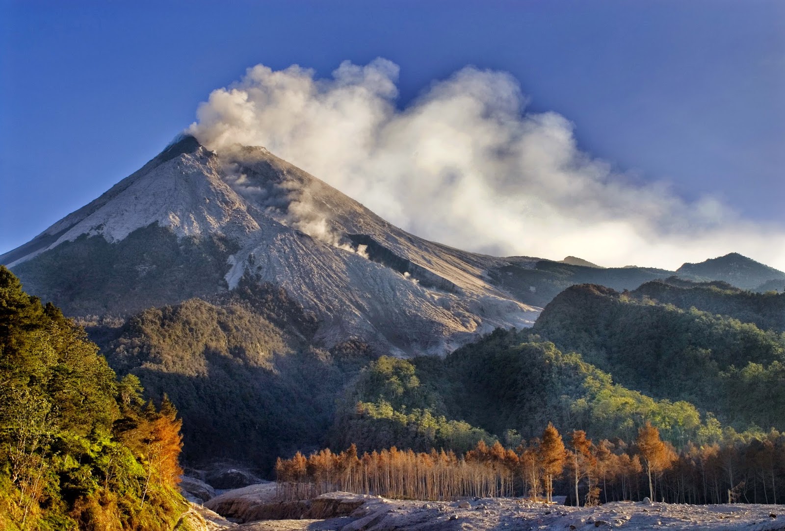 Gunung Bur Ni Telong di Bener Meriah