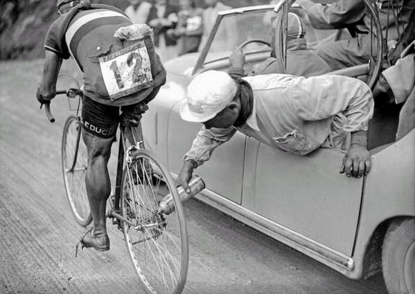 40 Amazing Historical Pictures - Italian cyclist Gino Sciardis getting his bike lubricated during the 1949 Tour de France. 40 Amazing Historical Pictures - Italian cyclist Gino Sciardis getting his bike lubricated during the 1949 Tour de France.