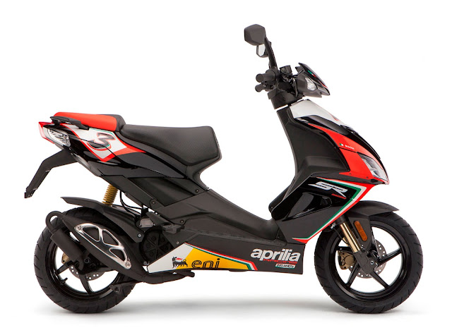 2013-Aprilia-SR50RaceReplica-1
