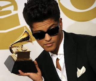 Grammy Awards 2012: Kanye West Leads with 7 Nominations Grammy Awards 2012: Kanye West Leads with 7 Nominations