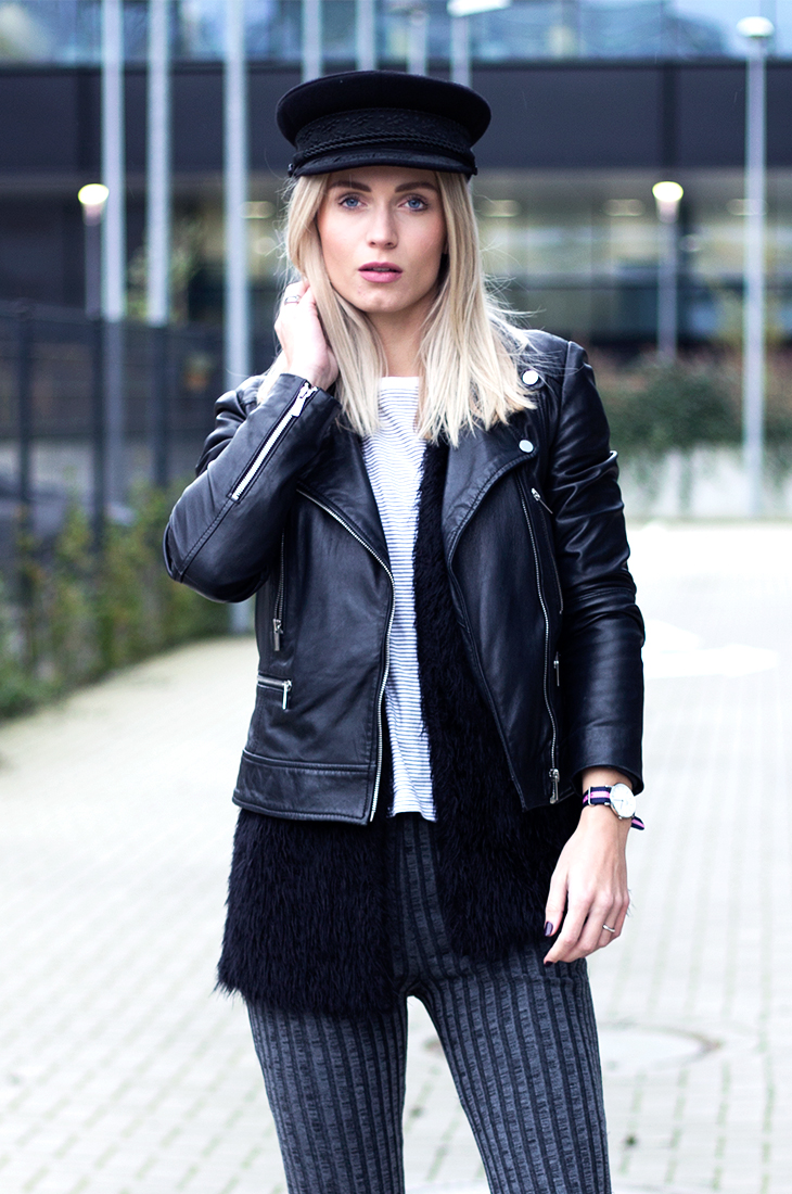 Fashion Attacks outfit ootd Topshop Daniel Wellington flare trousers Fashion Attacks outfit ootd Topshop Daniel Wellington flare trousers