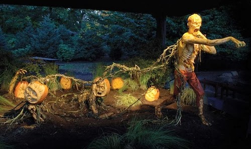 16-Halloween-The-Pumpkins-Villafane-Studios-Ray-Villafane-Sculpting-www-designstack-co